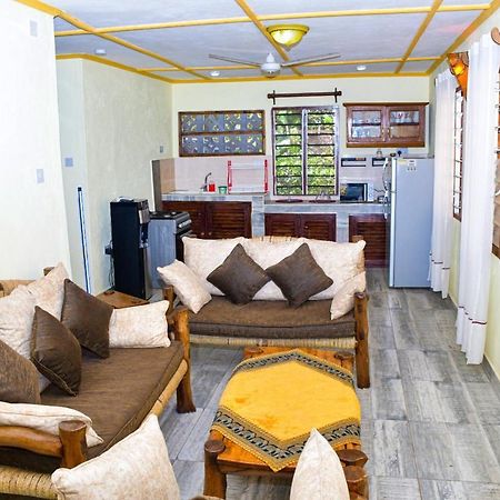 Apartmenthaus Salama Villen In Diani Diani Beach Kültér fotó