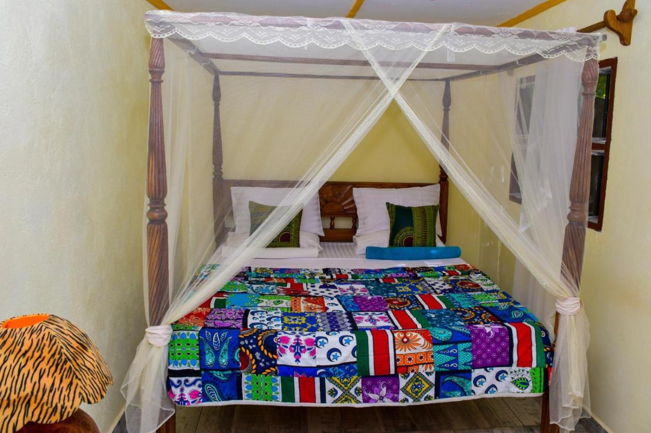 Apartmenthaus Salama Villen In Diani Diani Beach Kültér fotó
